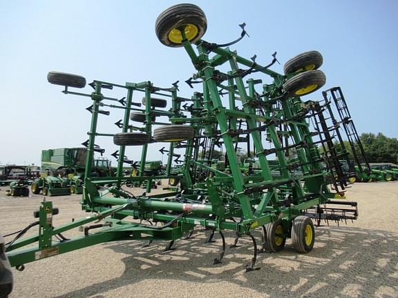 Image of John Deere 2210L equipment image 4