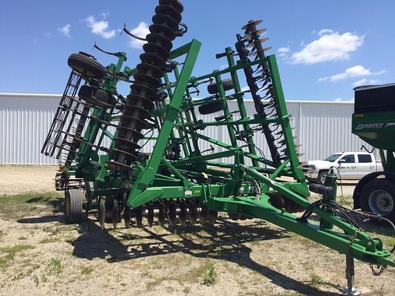Image of John Deere 2310 equipment image 4
