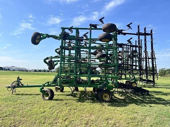 Image of John Deere 2410 equipment image 1