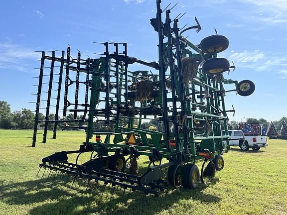 Image of John Deere 2410 equipment image 4