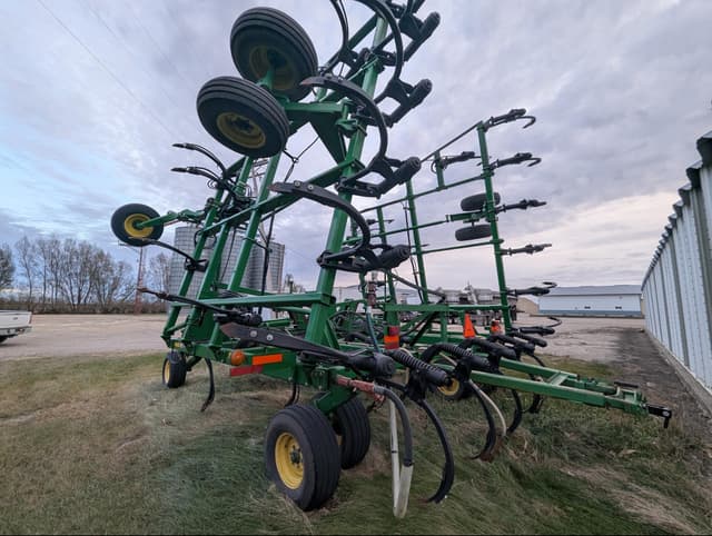 Image of John Deere 2410 equipment image 3