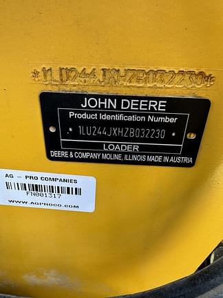 Image of John Deere 244J equipment image 3