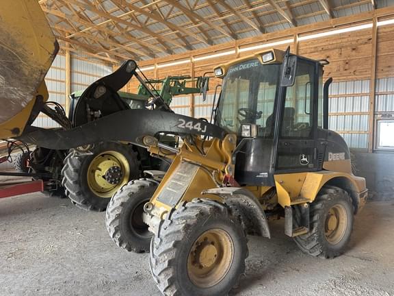 Image of John Deere 244J equipment image 3
