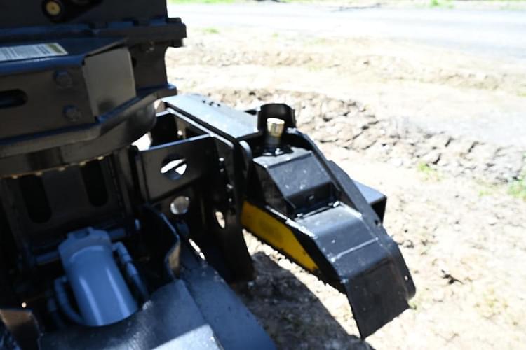 Main image John Deere 245G LC 18