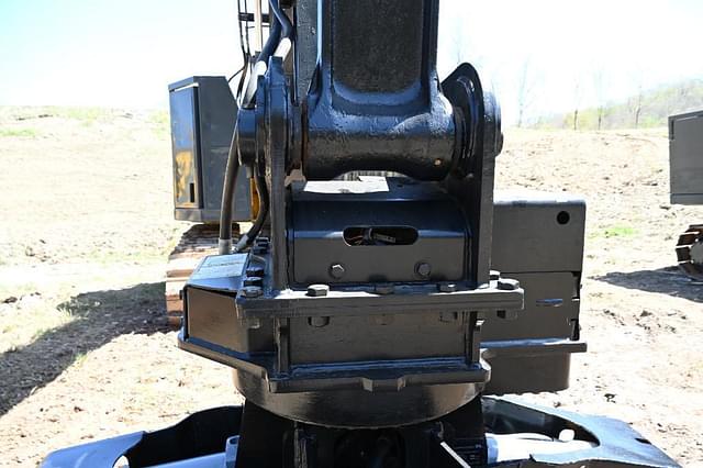 Thumbnail image John Deere 245G LC 22