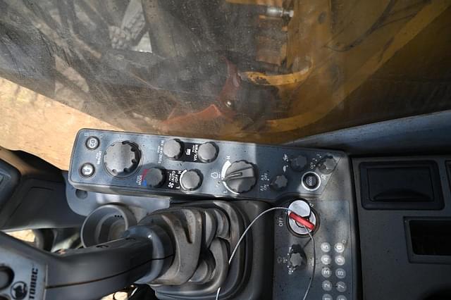 Thumbnail image John Deere 245G LC 85