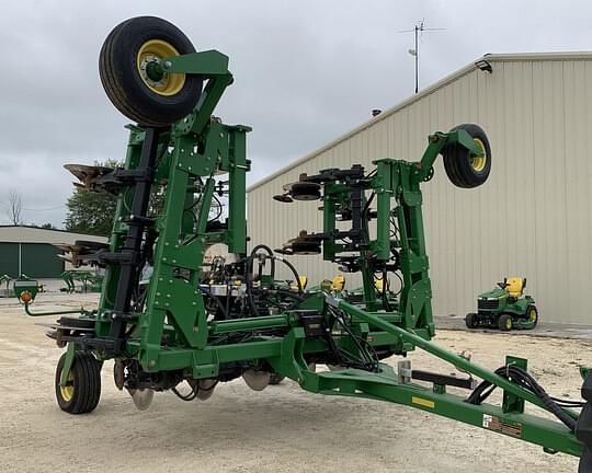 Image of John Deere 2510H Image 1