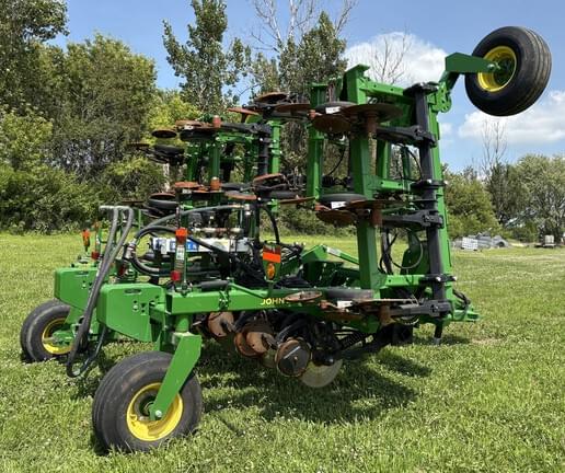 Image of John Deere 2510H equipment image 2