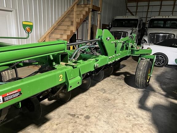Image of John Deere 2510H equipment image 3