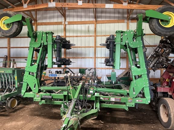 Image of John Deere 2510H equipment image 1