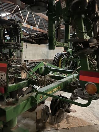 Image of John Deere 2510H equipment image 2