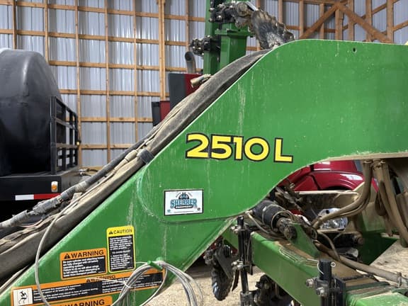Image of John Deere 2510L equipment image 2