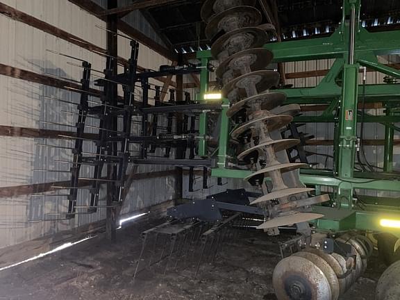 Image of John Deere 2623 equipment image 2