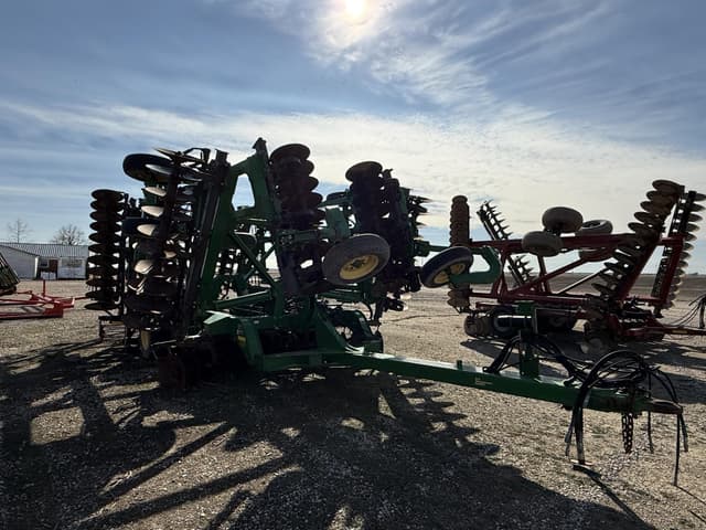 Image of John Deere 2623 equipment image 1