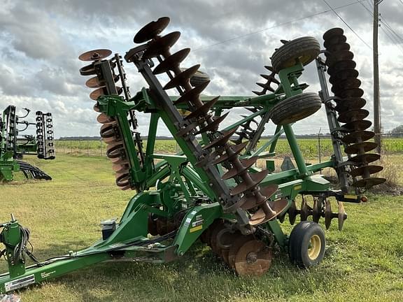 Image of John Deere 2623 equipment image 1