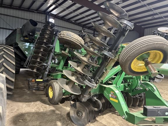 Image of John Deere 2623 equipment image 2