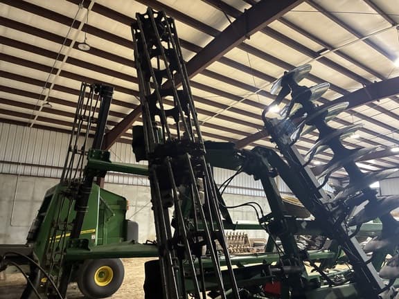 Image of John Deere 2623 equipment image 4