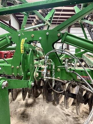 Image of John Deere 2623 equipment image 3