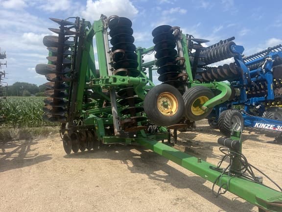 Image of John Deere 2623 equipment image 1