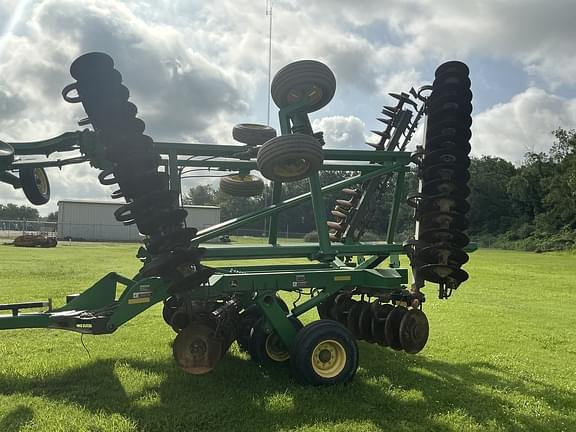 Image of John Deere 2623 equipment image 3
