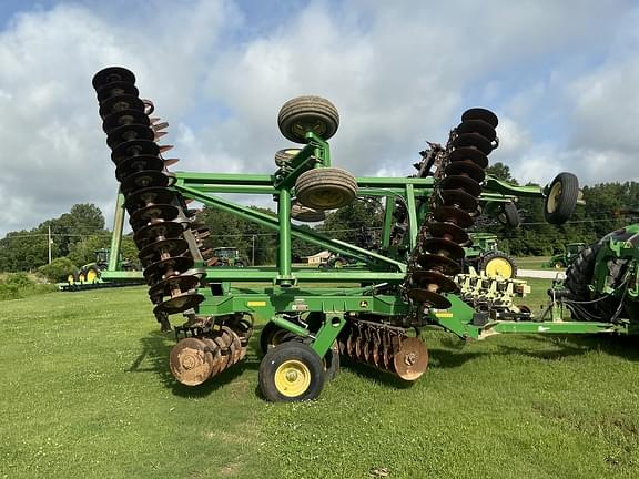 Image of John Deere 2623 equipment image 2