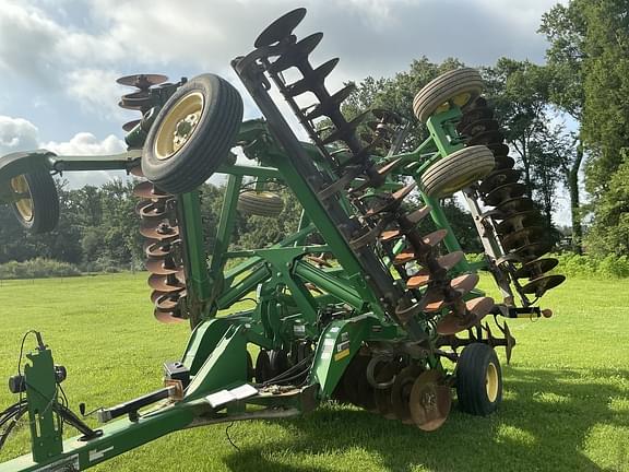 Image of John Deere 2623 equipment image 1
