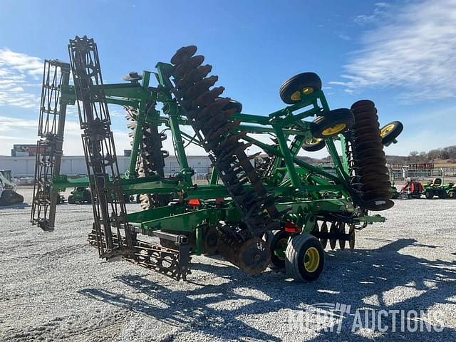 Image of John Deere 2623VT equipment image 4