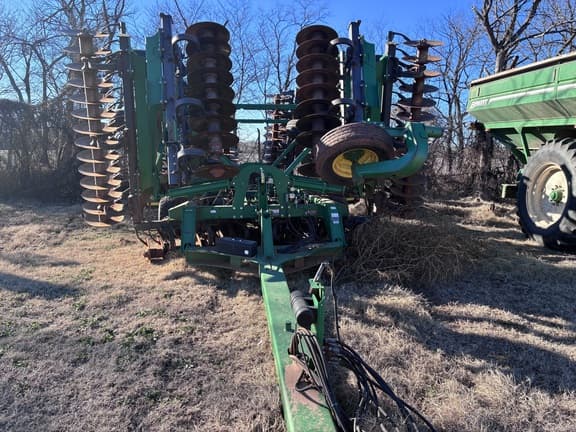 Image of John Deere 2623VT equipment image 2