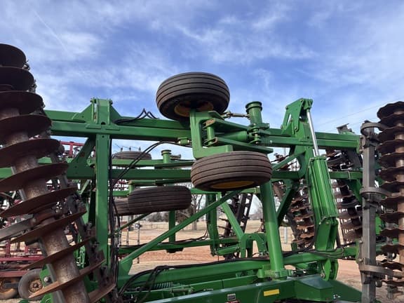 Image of John Deere 2623VT equipment image 2