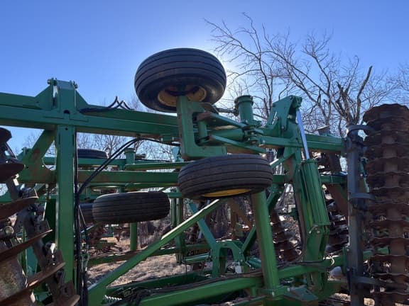 Image of John Deere 2623VT equipment image 4