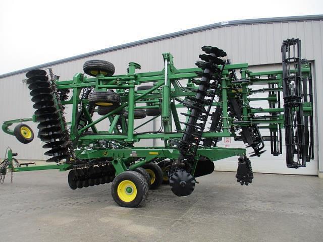 Image of John Deere 2623VT equipment image 4