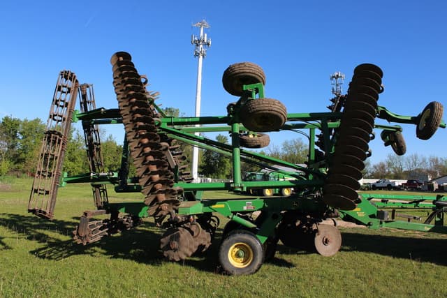 Image of John Deere 2623VT equipment image 4
