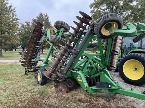 Image of John Deere 2623VT equipment image 1