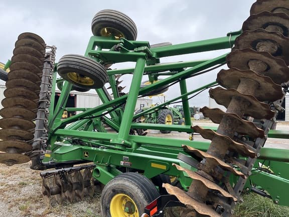 Image of John Deere 2623VT equipment image 4