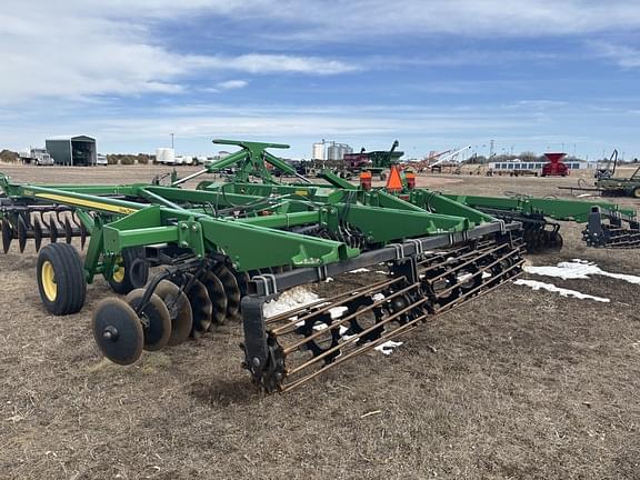 Image of John Deere 2623VT equipment image 4