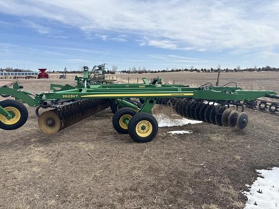 Image of John Deere 2623VT equipment image 3