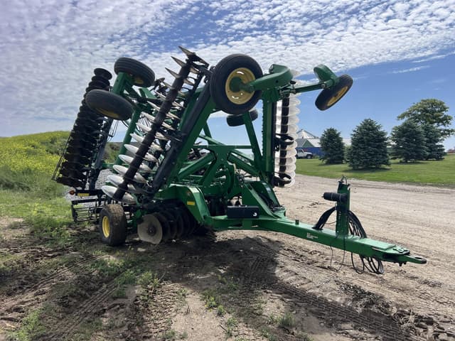 Image of John Deere 2623VT equipment image 2