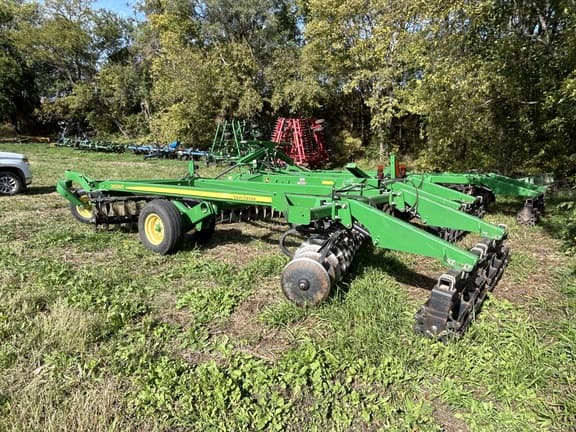 Image of John Deere 2623VT equipment image 4