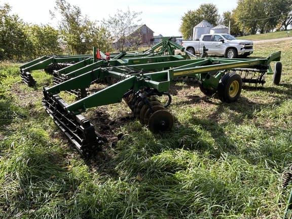 Image of John Deere 2623VT equipment image 3