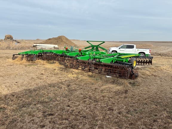 Image of John Deere 2623VT equipment image 4