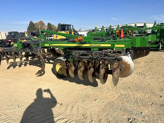 Image of John Deere 2720 equipment image 3