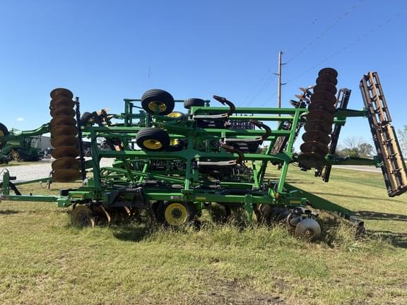 Image of John Deere 2720 equipment image 1