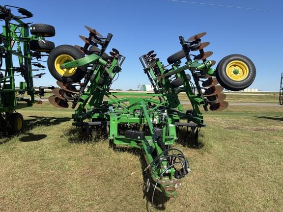 Image of John Deere 2720 equipment image 2