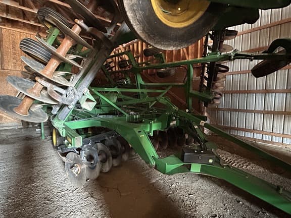 Image of John Deere 2720 equipment image 4