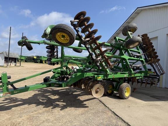Image of John Deere 2720 equipment image 1