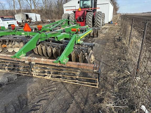 Image of John Deere 2720 equipment image 1