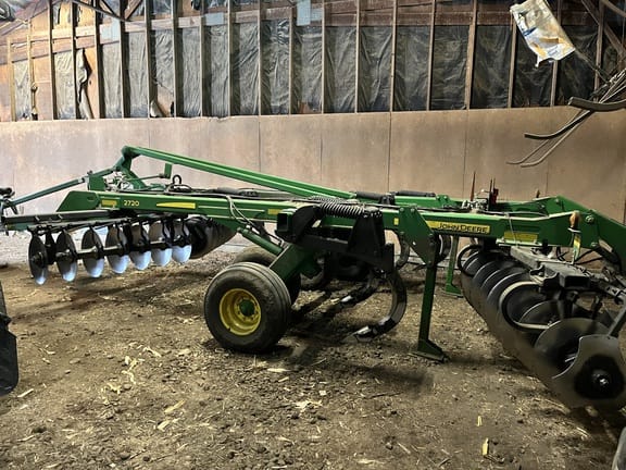 2013 John Deere 2720 Equipment Image0