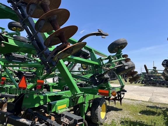 Image of John Deere 2720 equipment image 4