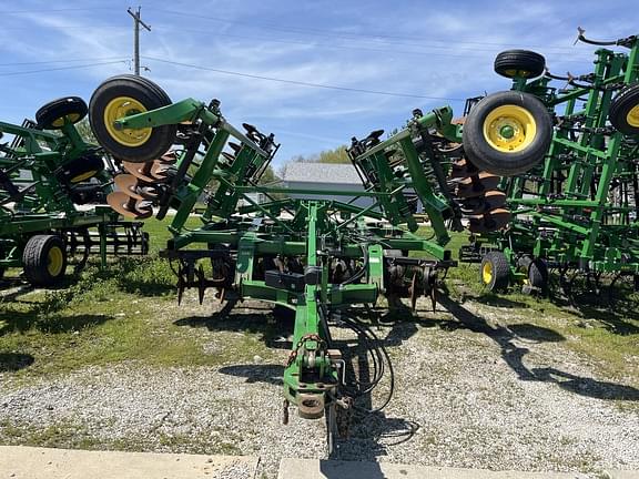 Image of John Deere 2720 equipment image 3