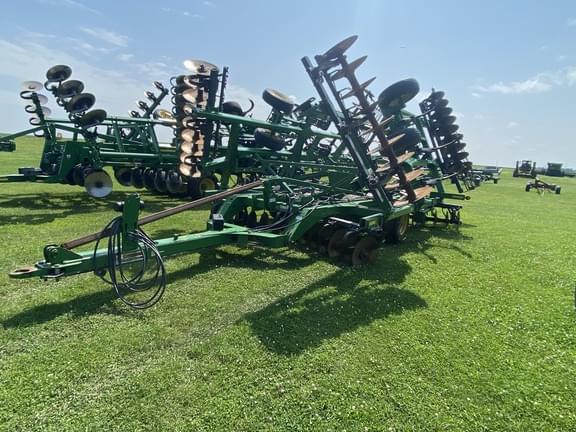 Image of John Deere 2720 equipment image 1